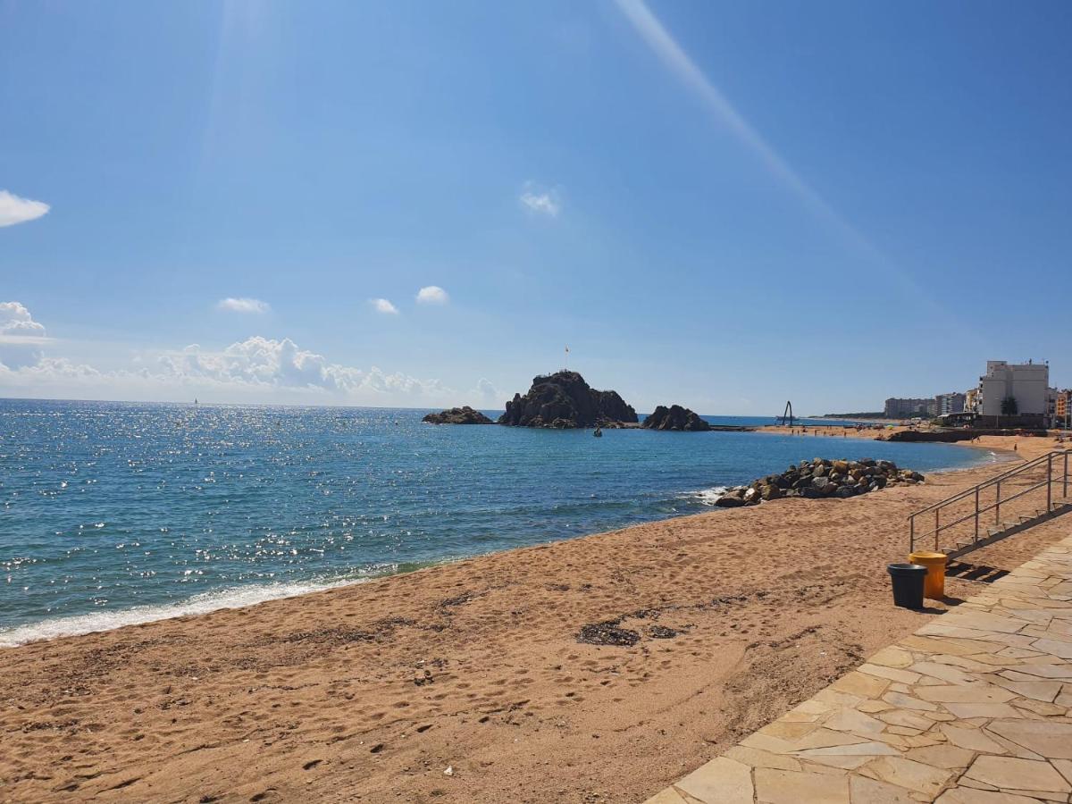 Habitacion Delante De La Playa Blanes Exteriör bild
